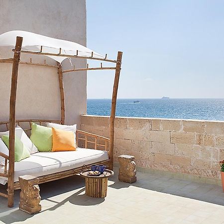Four Hearts - Acre'S Sea Side Suite Eksteriør billede