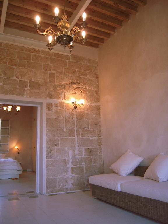 Four Hearts - Acre'S Sea Side Suite Eksteriør billede
