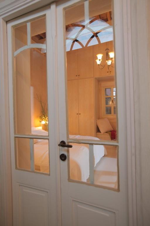 Four Hearts - Acre'S Sea Side Suite Værelse billede
